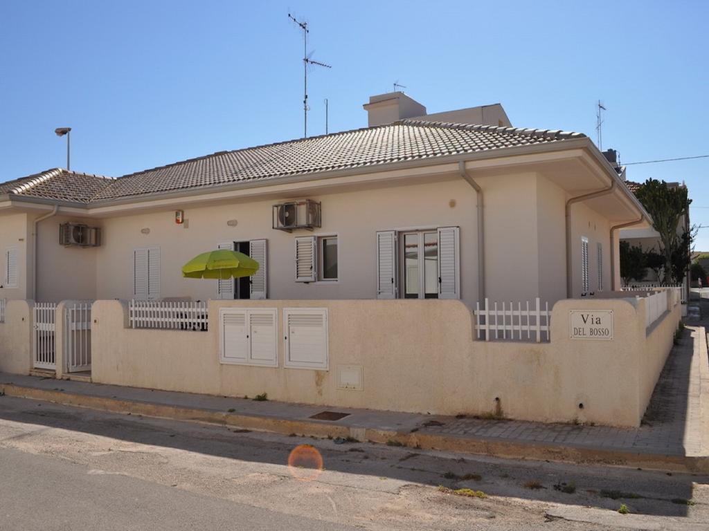 Sagittarius Mare Apartment Marina di Ragusa Exterior foto
